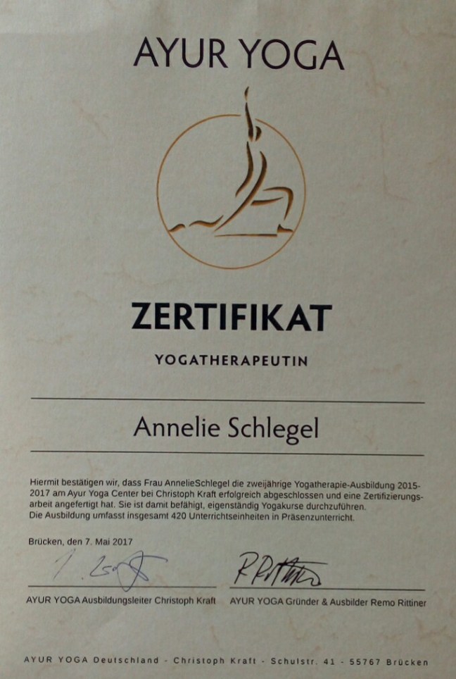 Zertifikat zur bestandenen Ausbildung zur Ayur Yogatherapeutin